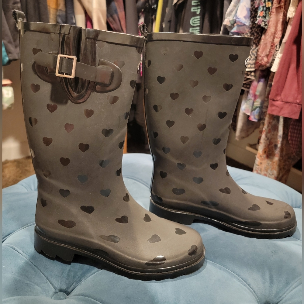 New Black, with hearts rain boots